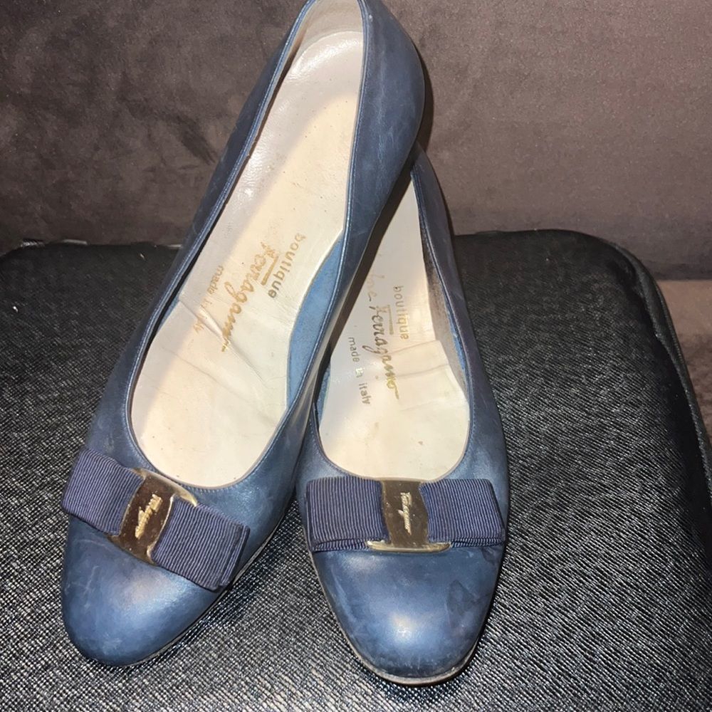Salvatore Ferragamo slide in floafer shoes. Size 7.  Navy blue and gold in color